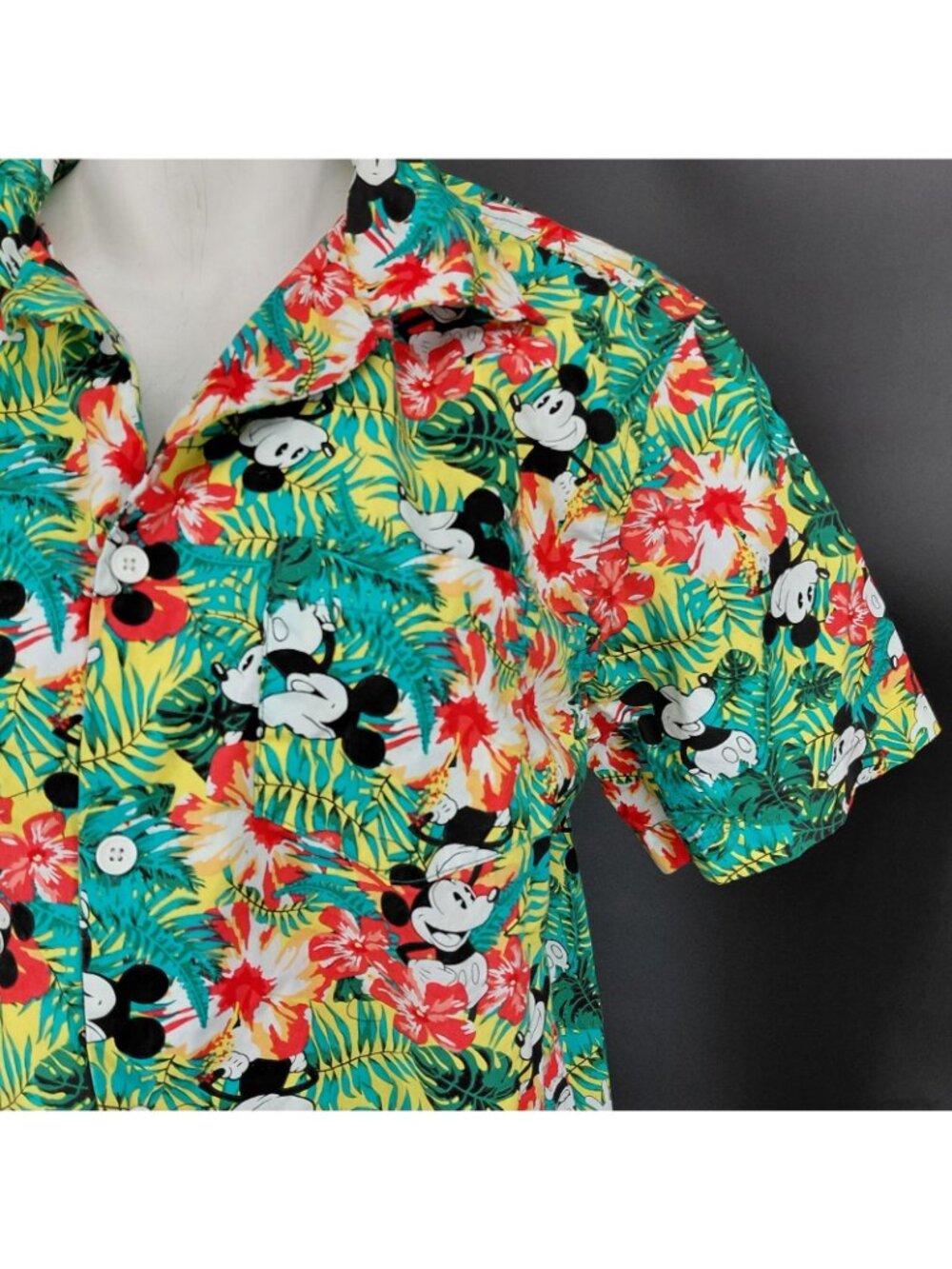 Disney Shirt Mens Medium Mickey Mouse Hawaiian Tropical Button Up Travel Dad - Picture 4 of 12